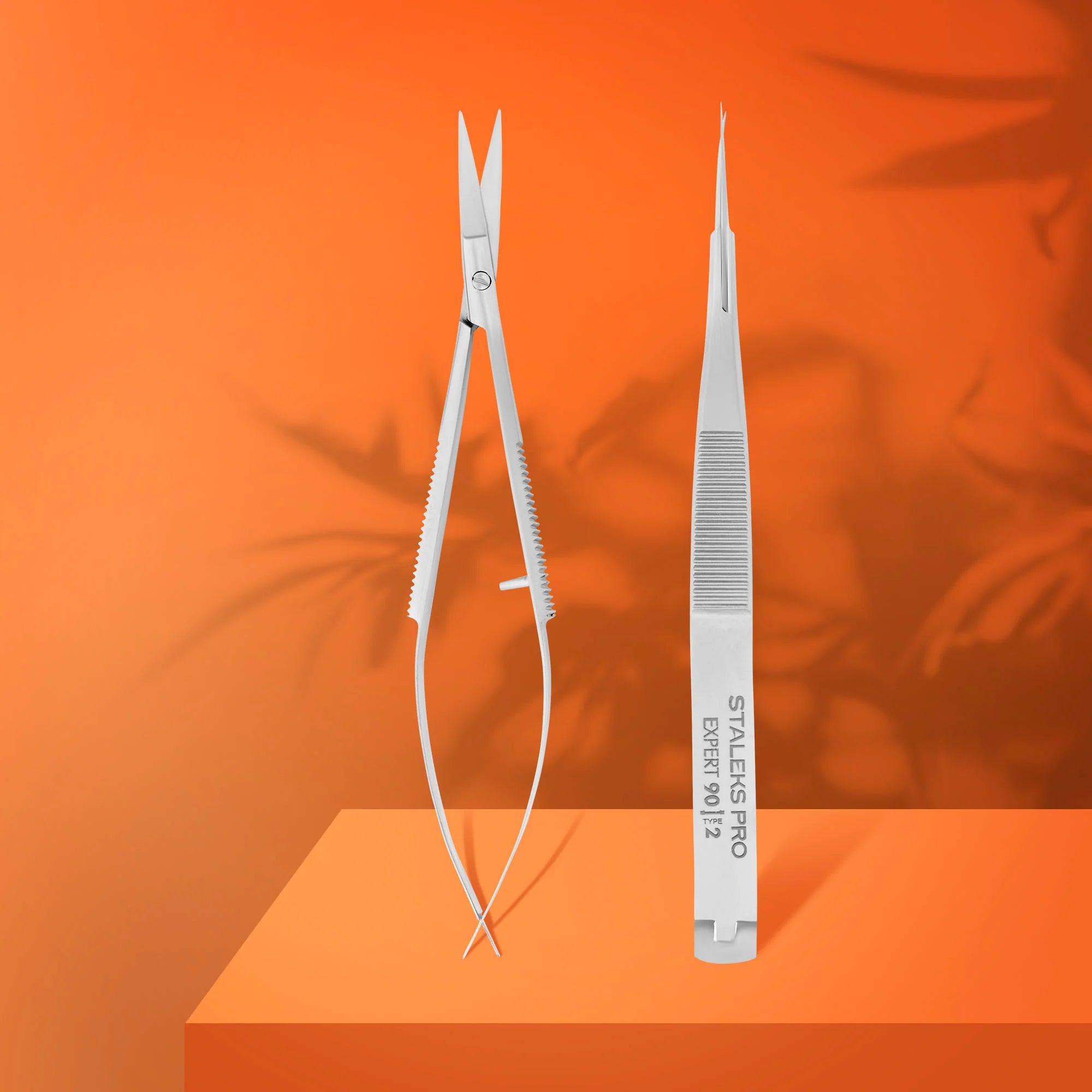 For online nail shop, the translated text in Italian is:
"Micro forbici per modellazione delle sopracciglia SE-90/2 (15mm) STALEKS EXPERT"