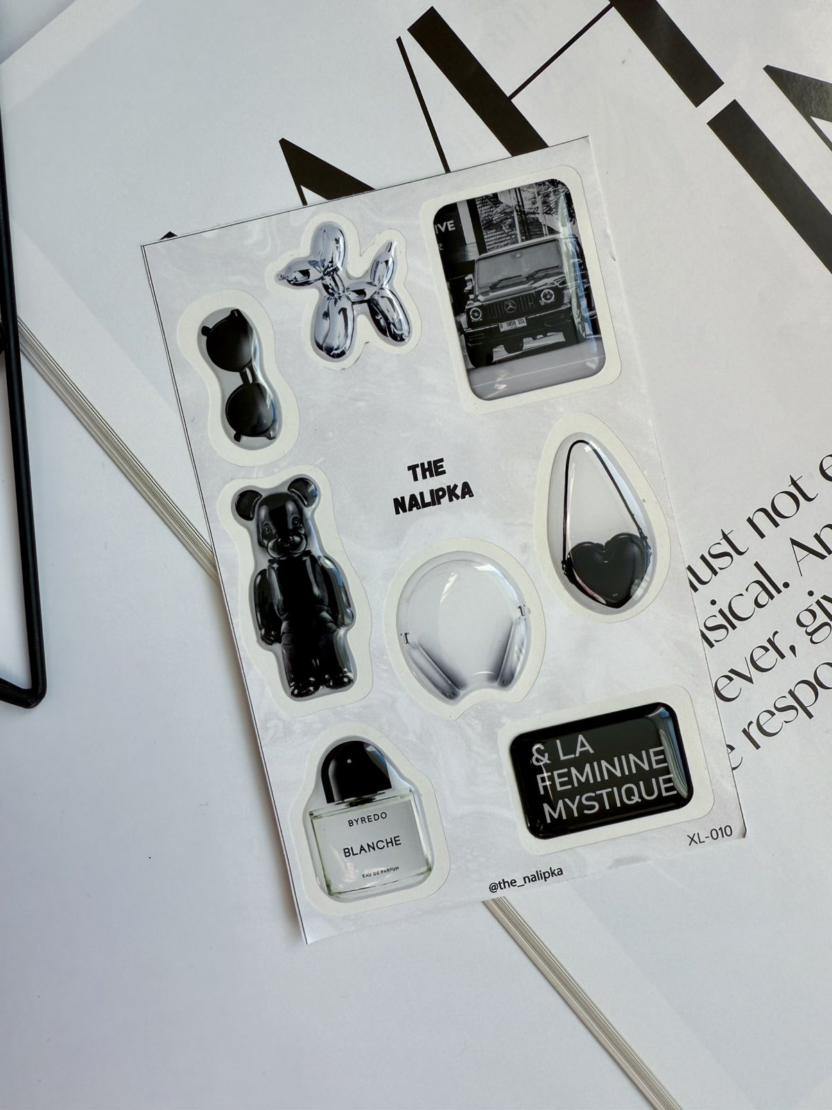 Coole selbstklebende 3D Aufkleber für Ihr Handy, Tablet, Notebook und Laptop XL-010