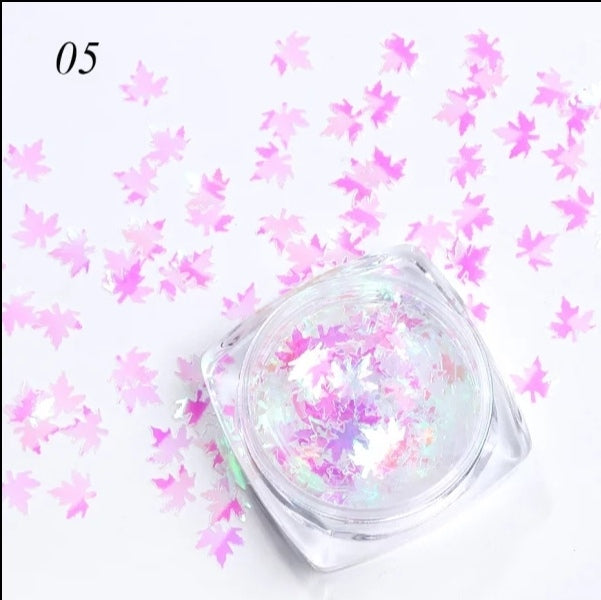 Nail art maple leaves autumn motif transparent iridescent