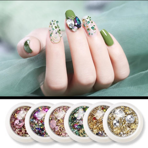 Nailart Schmuck Set in verschiedenen Farben