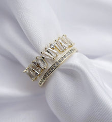 Ladies ring suitable for all sizes in gold