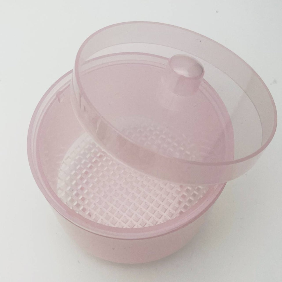 Instrument box with grid for disinfection