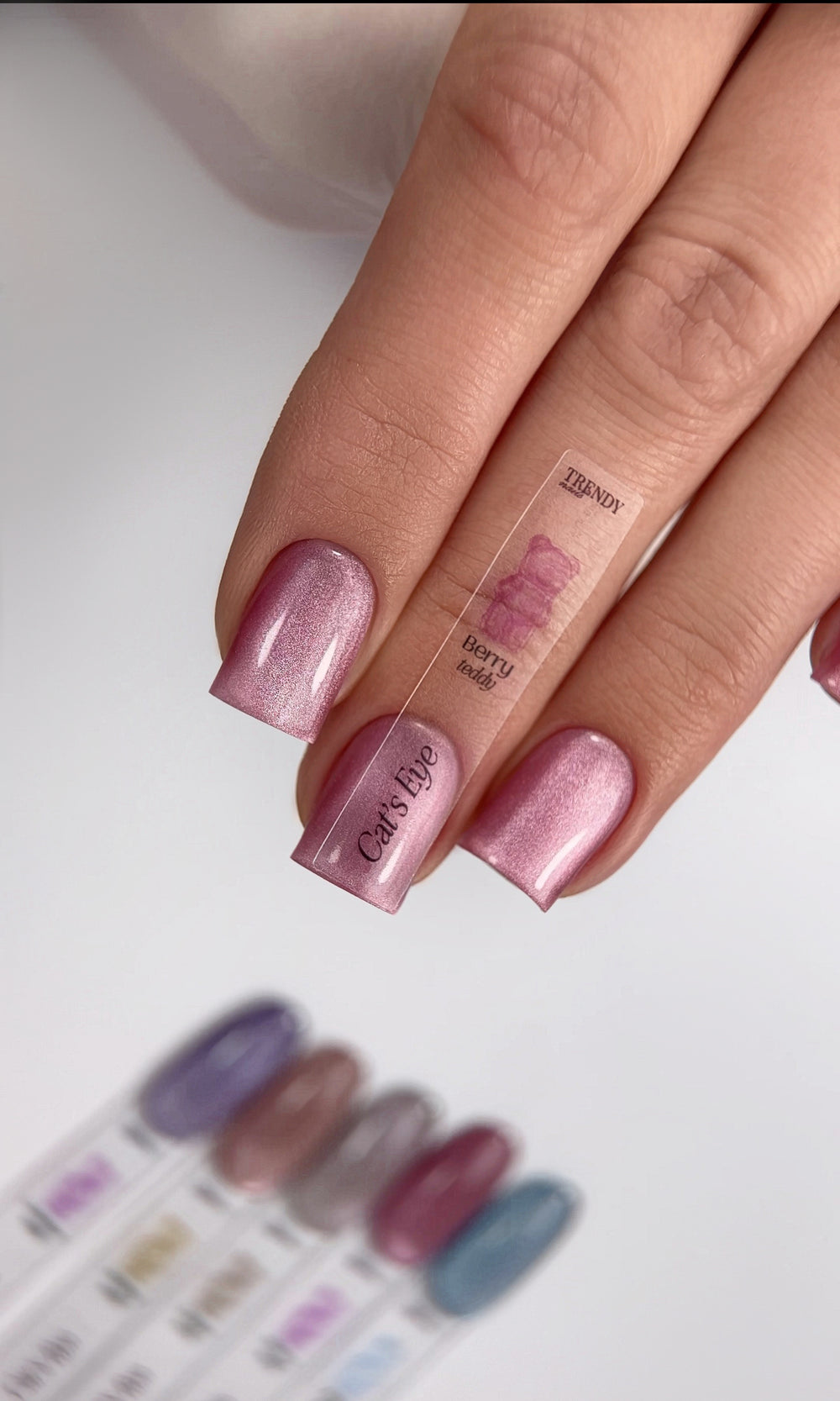 Cat Eye Gel Polish Gummy Bear "Berry Teddy" 5ml/10ml von Trendy Nails (TPO/HEMA-free)