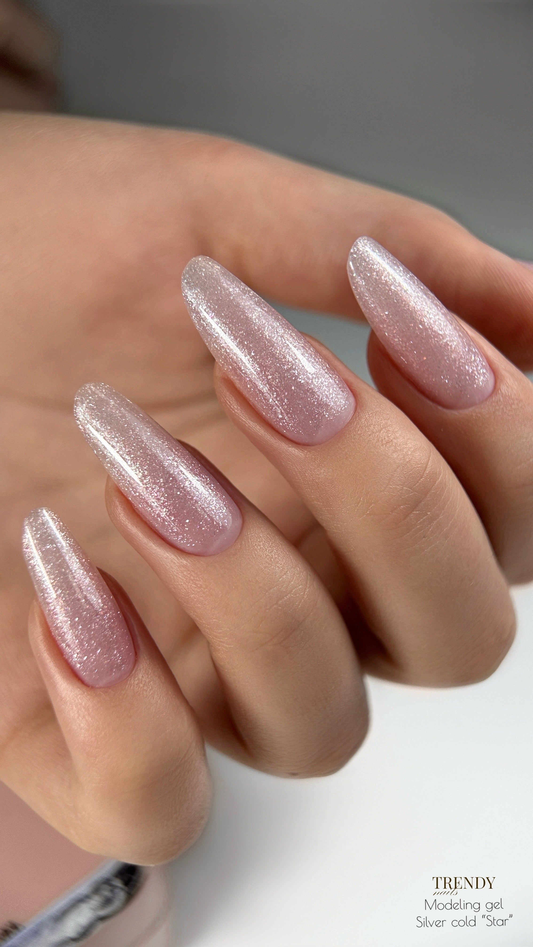 Gel auto-livellante Balletti Collection "Saute" di Trendy Nails (15/30ml)