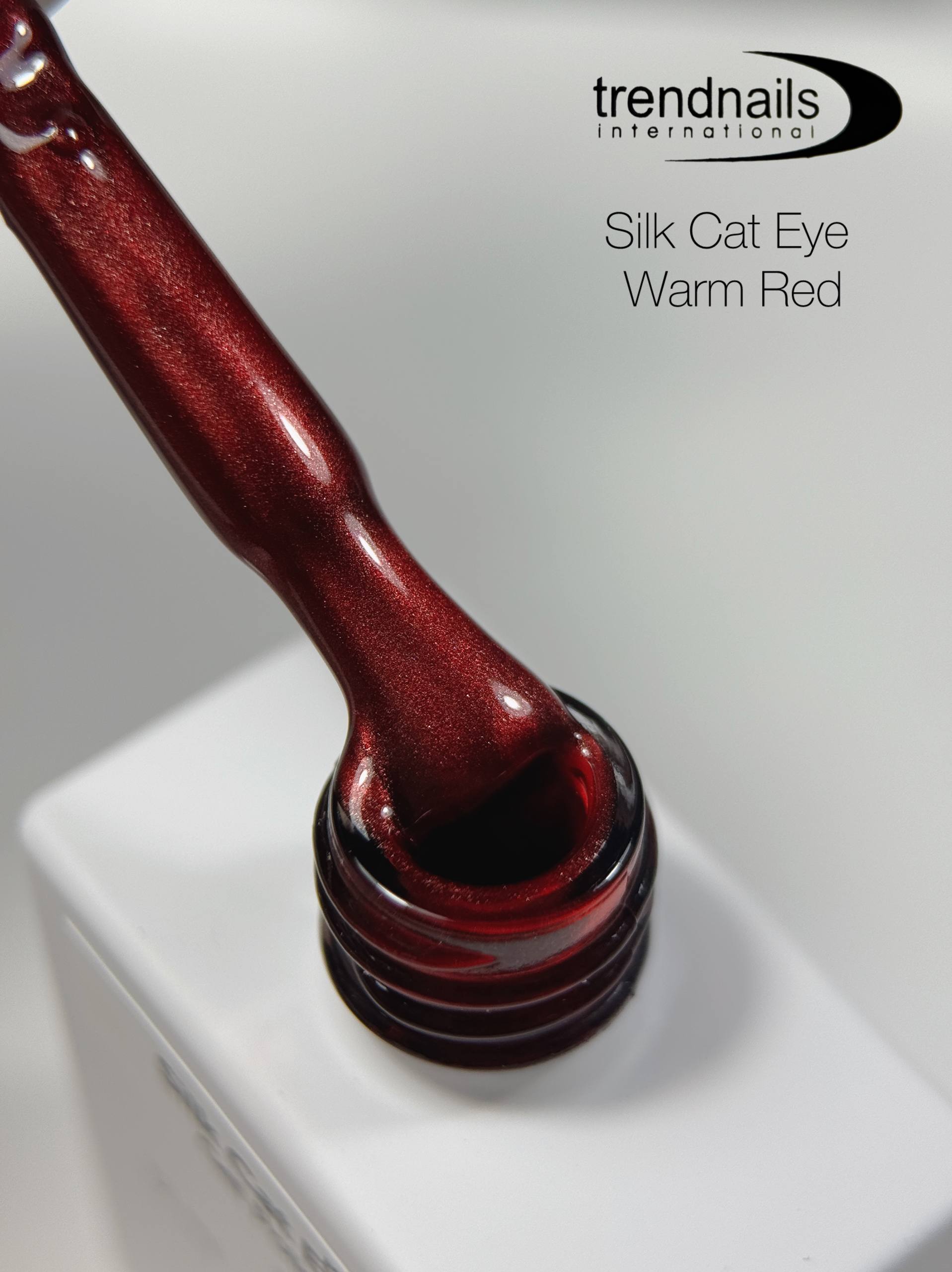 Silk Cat Eye Gel Polish 10 ml di Trendnails Nr. 26