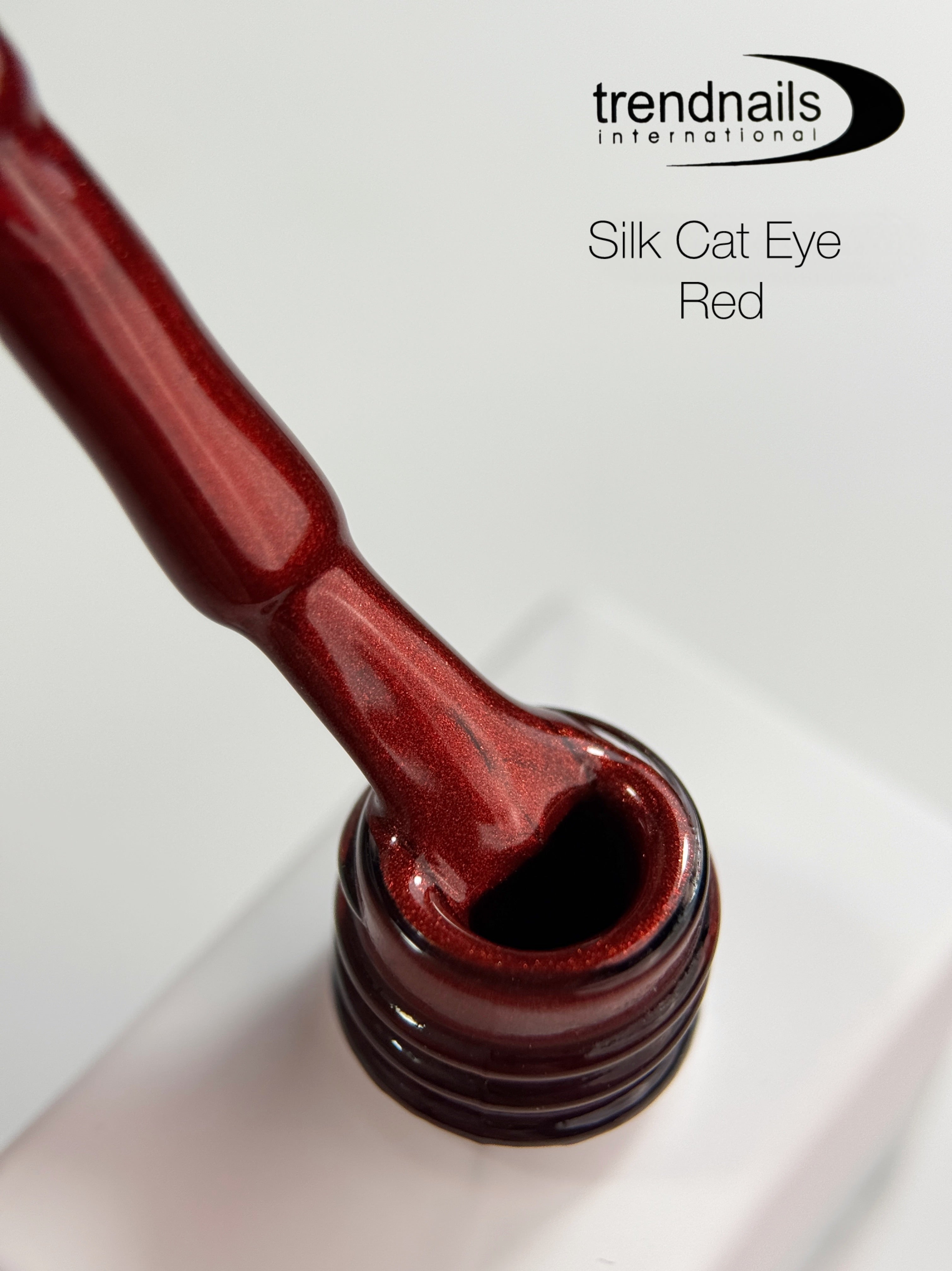 Silk Cat Eye Gel Polish "Red" 12 ml von Trendnails TPO-Free